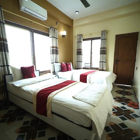 Hotel Flycatcher Chitwan- A Jungle Safari Home Sauraha Luaran gambar