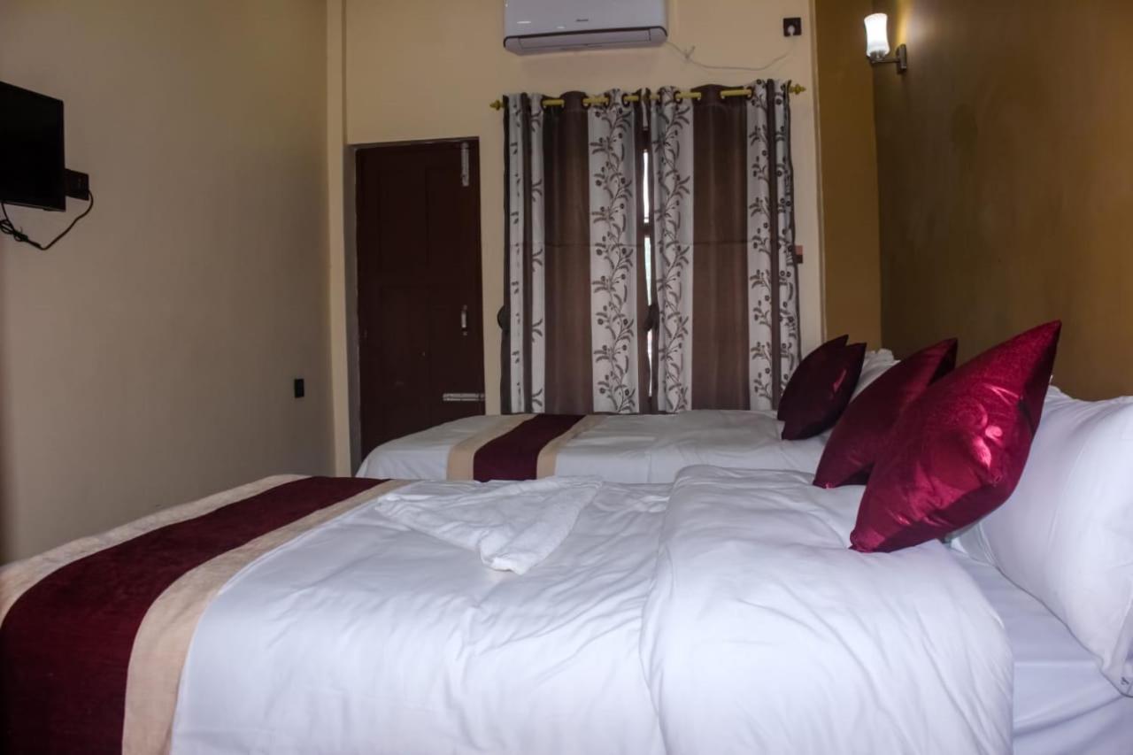 Hotel Flycatcher Chitwan- A Jungle Safari Home Sauraha Luaran gambar
