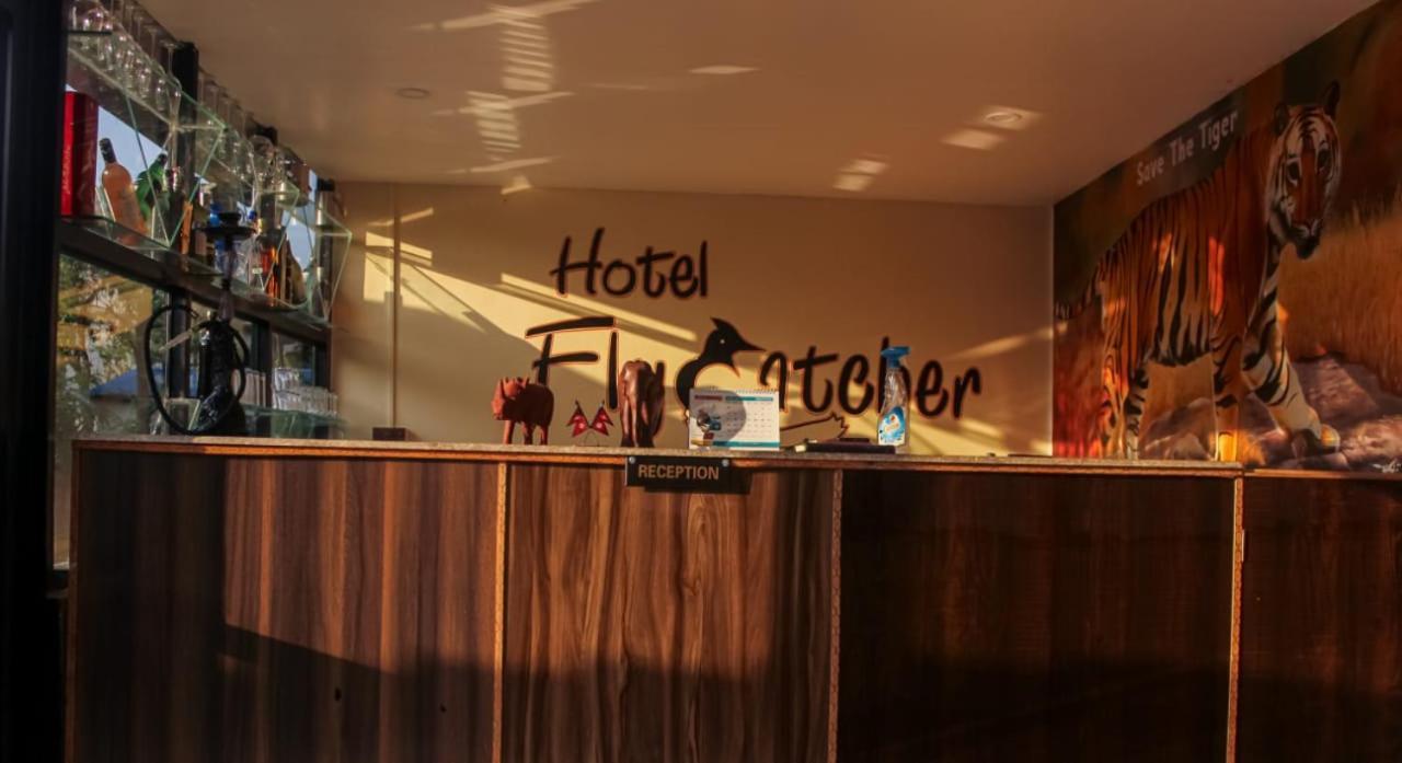 Hotel Flycatcher Chitwan- A Jungle Safari Home Sauraha Luaran gambar