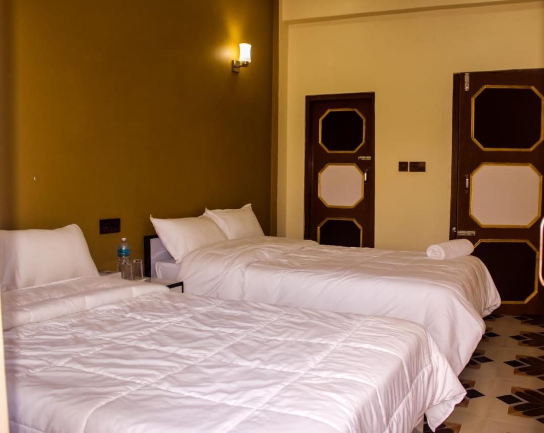 Hotel Flycatcher Chitwan- A Jungle Safari Home Sauraha Luaran gambar