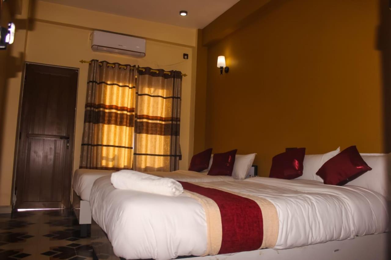 Hotel Flycatcher Chitwan- A Jungle Safari Home Sauraha Luaran gambar