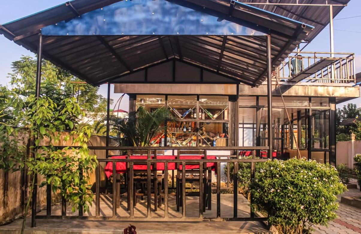 Hotel Flycatcher Chitwan- A Jungle Safari Home Sauraha Luaran gambar