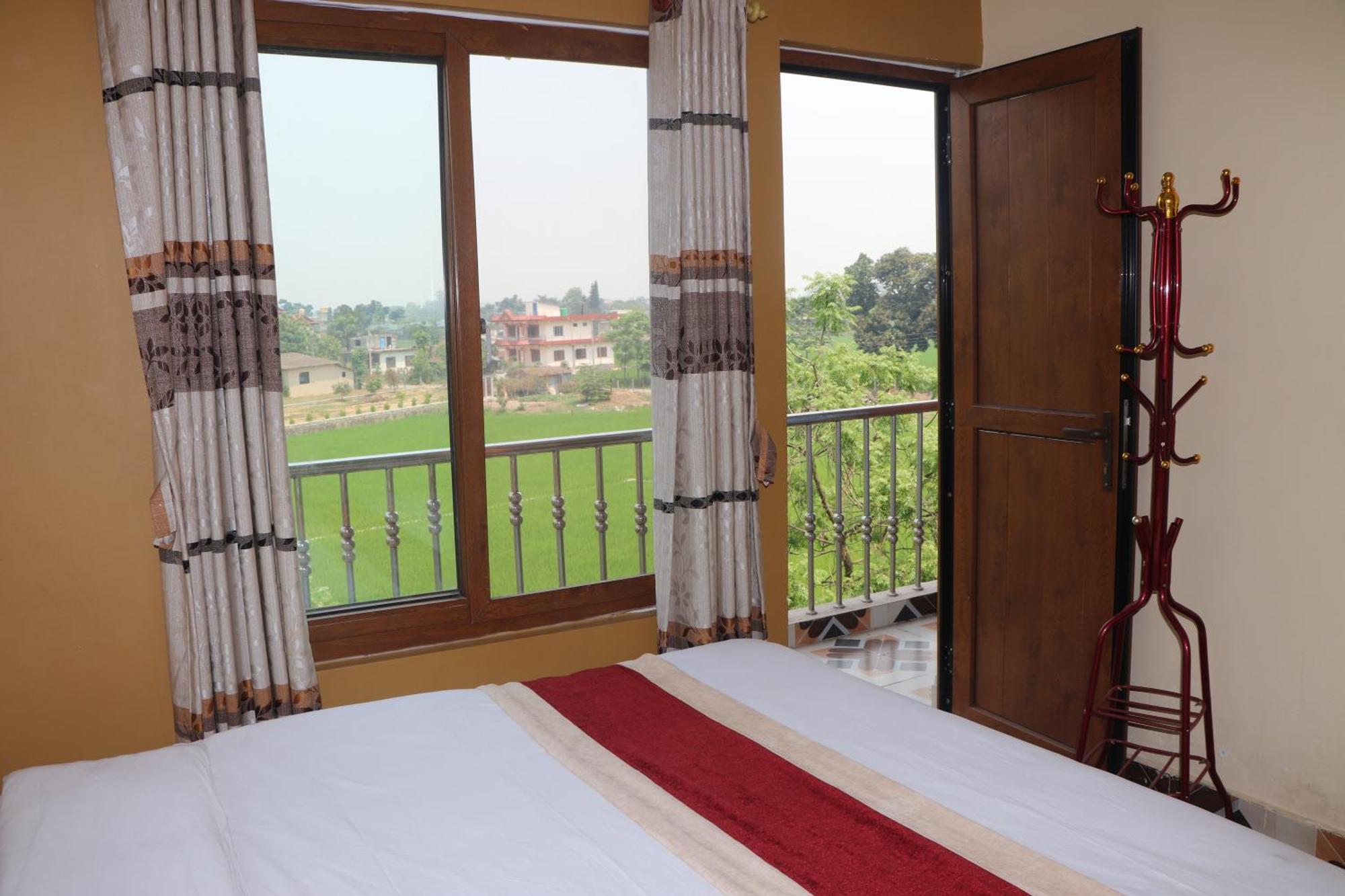 Hotel Flycatcher Chitwan- A Jungle Safari Home Sauraha Luaran gambar