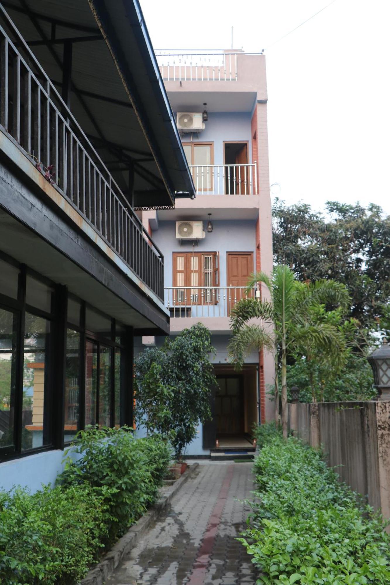 Hotel Flycatcher Chitwan- A Jungle Safari Home Sauraha Luaran gambar