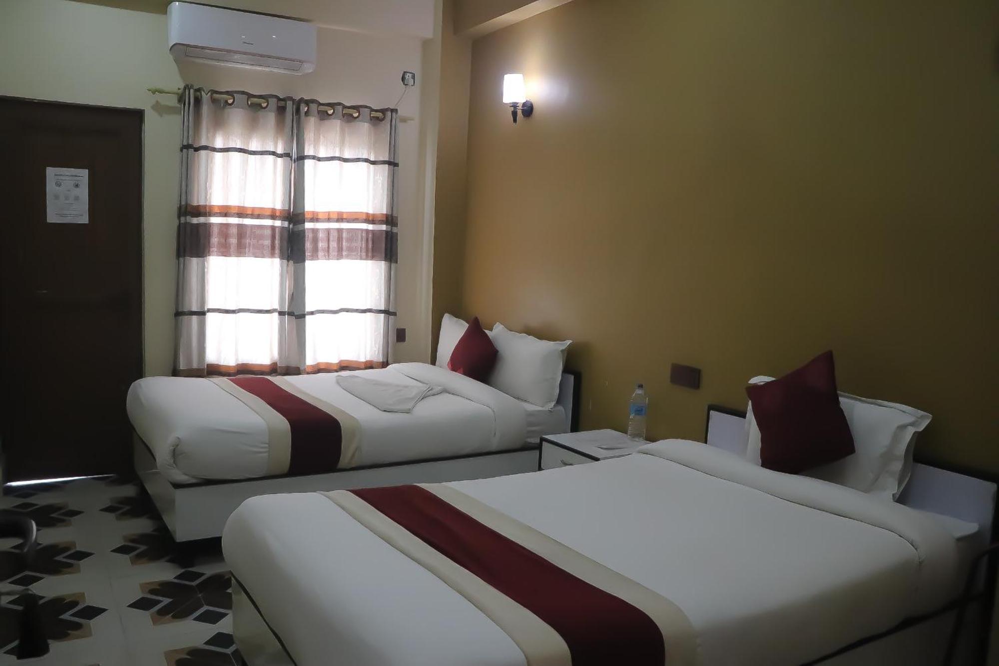 Hotel Flycatcher Chitwan- A Jungle Safari Home Sauraha Luaran gambar