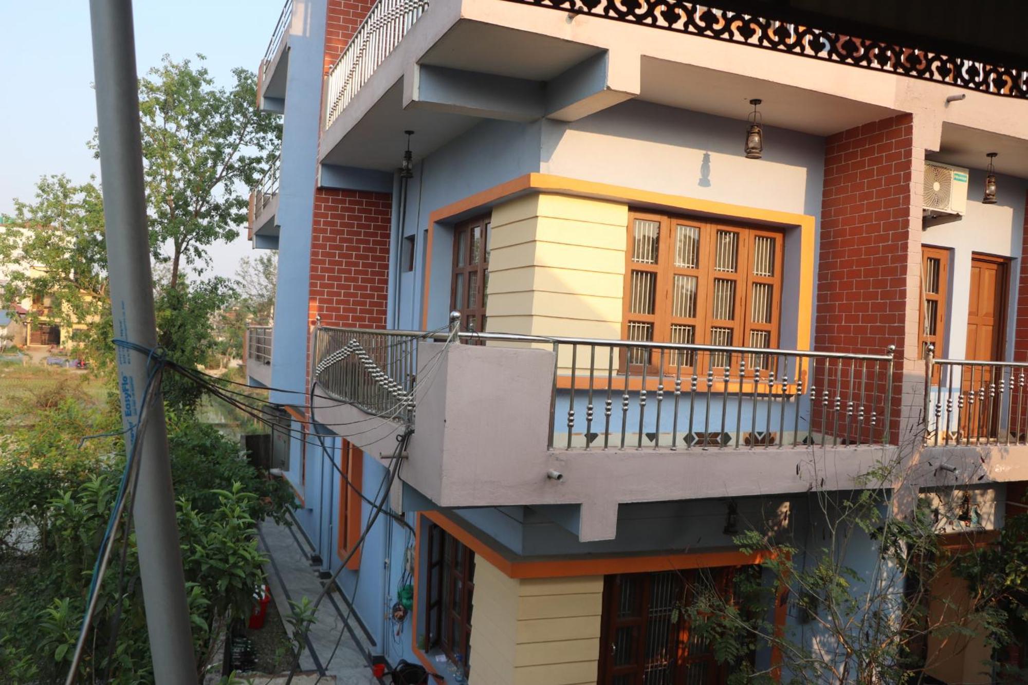 Hotel Flycatcher Chitwan- A Jungle Safari Home Sauraha Luaran gambar