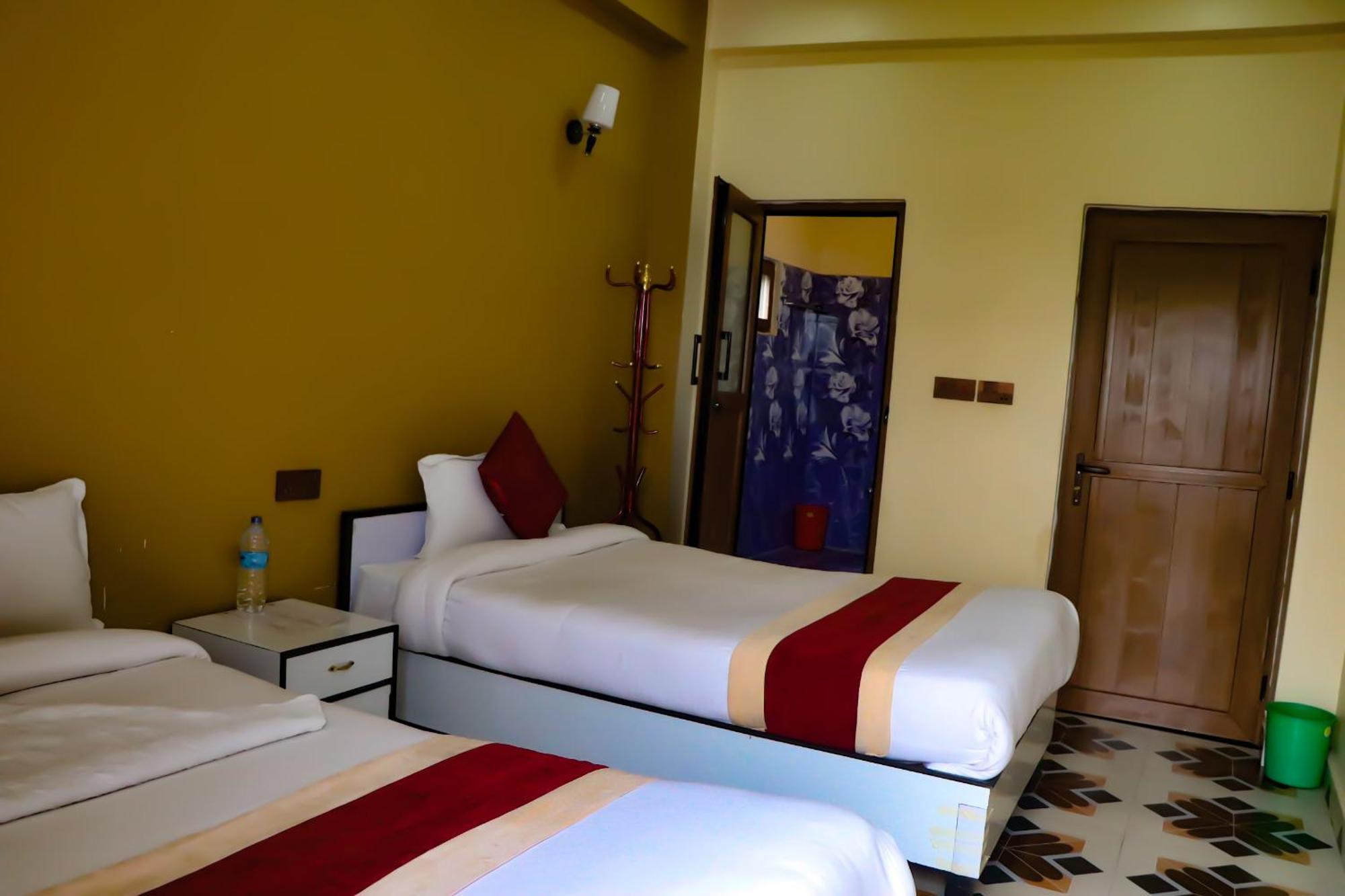 Hotel Flycatcher Chitwan- A Jungle Safari Home Sauraha Luaran gambar